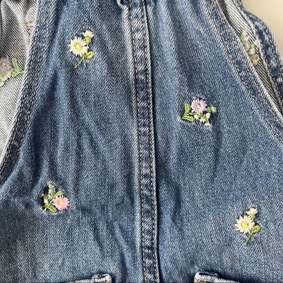 Baby gap shortalls overalls with floral embroidery size 3T - Picture 4 of 5